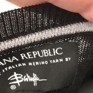 Banana Republic Black and Gray Crewneck Sweater